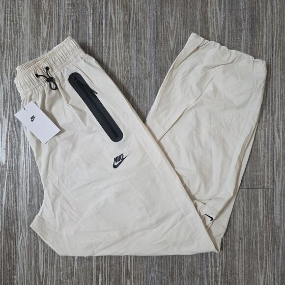 Nike Tech Woven Oversized Pants Light Orewood Black Men’s Medium New  HM7158-104 - Picture 1 of 11